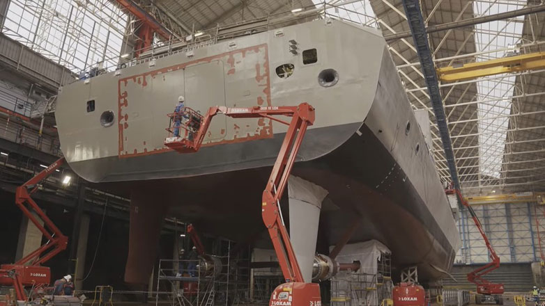 Naval Group: Εντυπωσιακό βίντεο από τις προετοιμασίες για την καθέλκυση της φρεγάτας «Κίμων»
