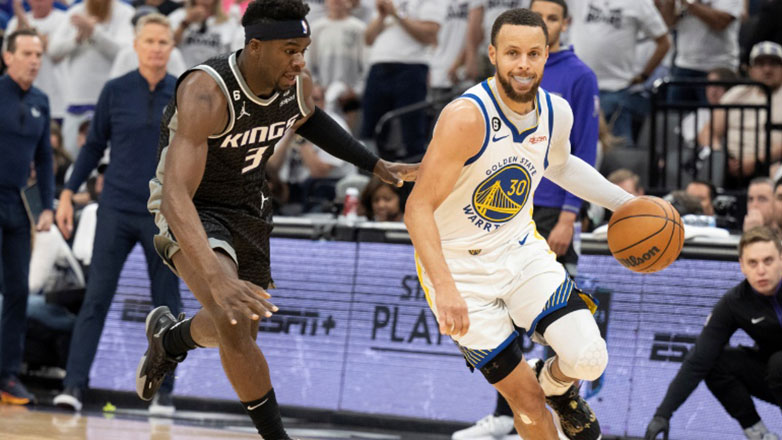 NBA: Ο Στεφ Κάρι «πλήγωσε» τους Σακραμέντο Κινγκς του Σάσα Βεζένκοφ