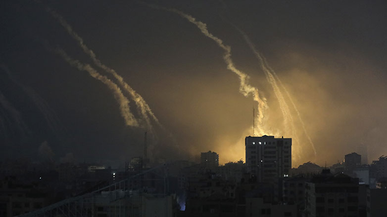 Συνεχίζονται με μειωμένη ένταση οι βομβαρδισμοί του Ισραήλ στη Γάζα