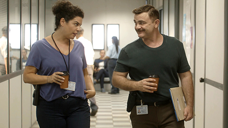 «Κάνε ότι κοιμάσαι II»: Ένα νέο σοκαριστικό βίντεο ταράζει τη ζωή στο Αλεξανδρινό Κολλέγιο