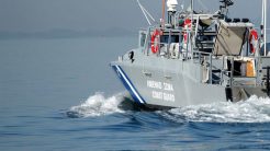 Χειροπέδες σε λιμενικό που… «τα έπαιρνε»