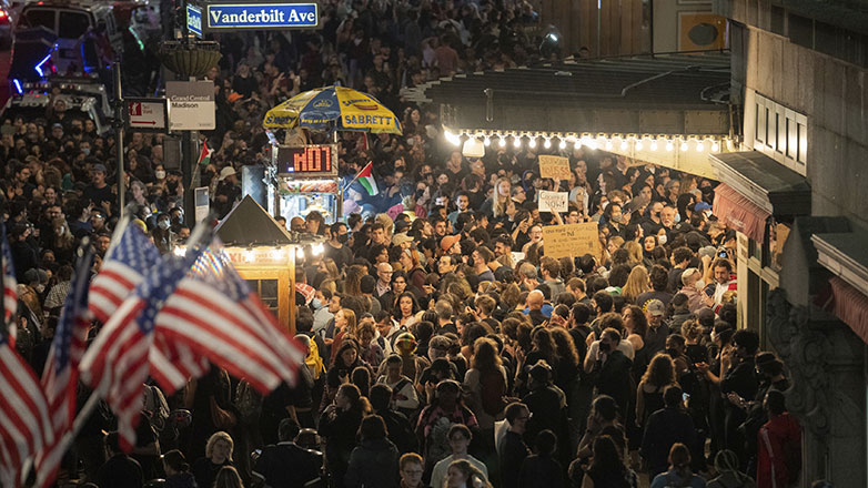 Νέα Υόρκη: Χιλιάδες διαδηλωτές στους δρόμους του Μπρούκλιν για να διαμαρτυρηθούν για τους βομβαρδισμούς του Ισραήλ στη Γάζα