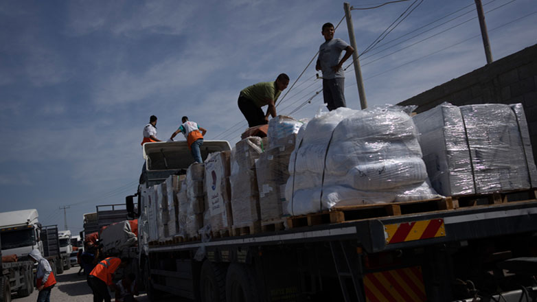 Άλλα 33 φορτηγά με ανθρωπιστική βοήθεια πέρασαν από την Αίγυπτο στη Γάζα