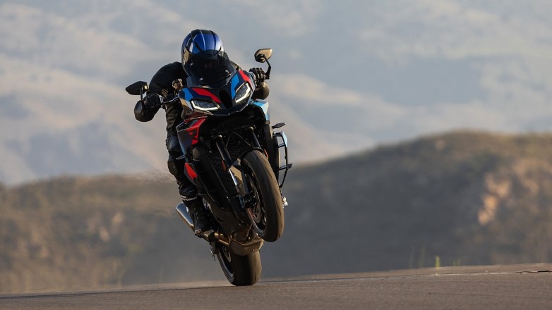 Νέα BMW M 1000 XR με 201 ίππους και βάρος μόλις 223 κιλά!