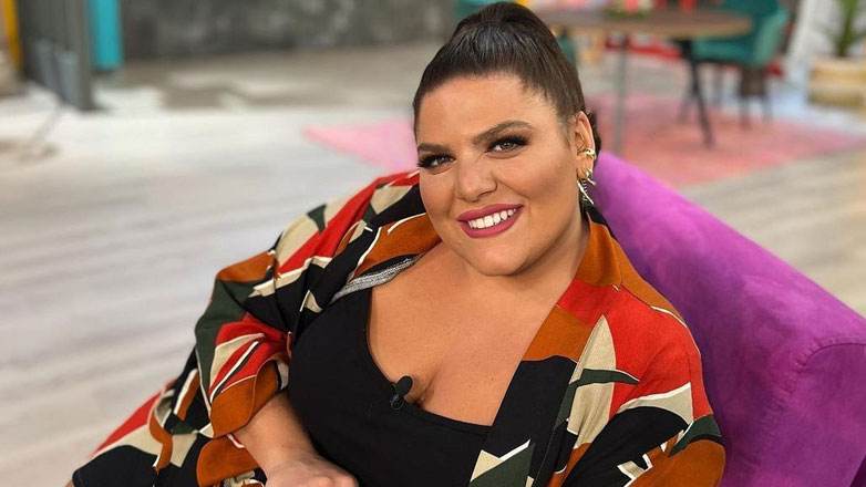 Δανάη Μπάρκα: Δημοσίευσε το χυδαίο μήνυμα που έλαβε στα social media και την απάντησή της