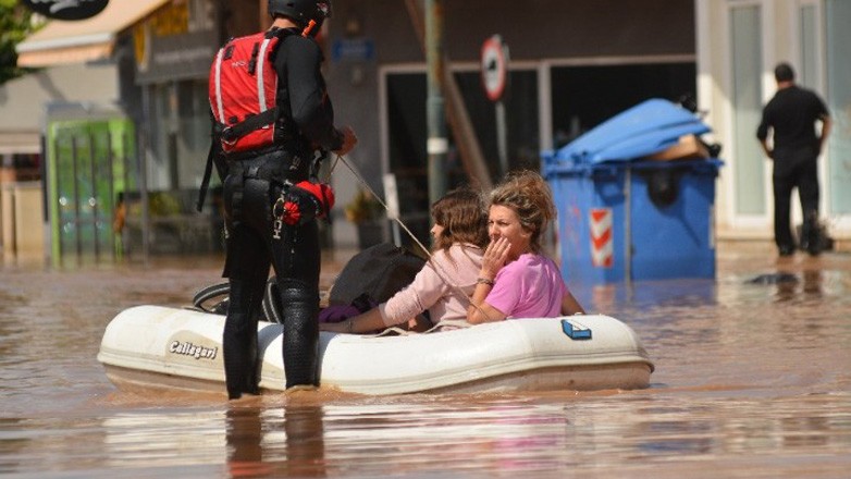 Aναστολή συμβάσεων εργασίας εργαζομένων σε πυρόπληκτες και πλημμυροπαθείς επιχειρήσεις και στον κλάδο της Γουνοποιίας