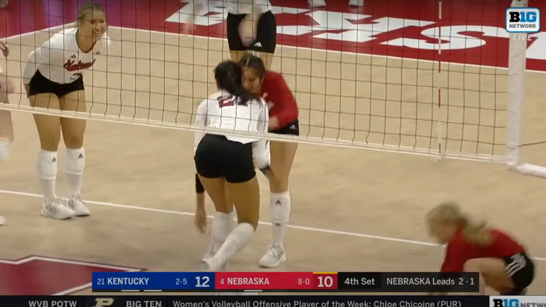 Αγώνας βόλεϊ γυναικών με σασπένς