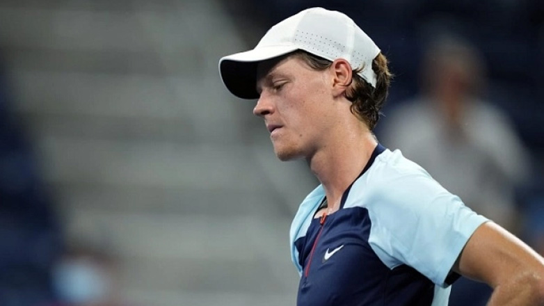 Paris Masters: Ο Σίνερ έπαιζε ως τα ξημερώματα, προκρίθηκε αλλά… αποσύρθηκε