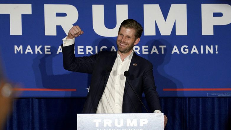 Έρικ Τραμπ: «Δεν ήμουν ο βασικός εμπλεκόμενος», λέει στη δίκη για την απάτη με τα οικονομικά στοιχεία της Trump Organization