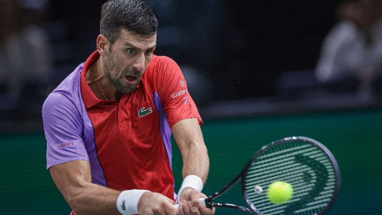 Paris Masters: «Ίδρωσε», αλλά προκρίθηκε στους «8» ο Τζόκοβιτς