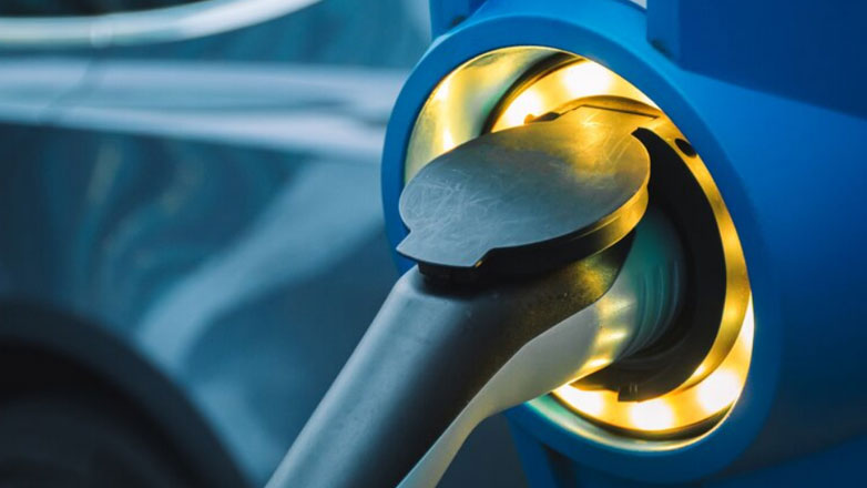 Ποια πασίγνωστη εταιρία πούλησε για πρώτη φορά περισσότερα υβριδικά παρά αμιγώς βενζινοκίνητα μοντέλα;