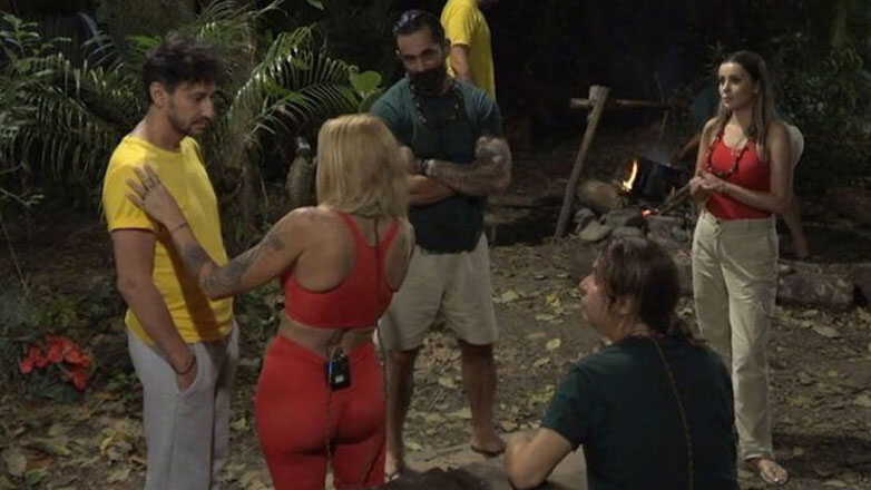 Celebrity: Επεισόδιο ανάμεσα σε Αγγελική Ηλιάδη και Πάνο Καλίδη – «Γλύψε τον Χειμωνέτο από πάνω μέχρι κάτω»