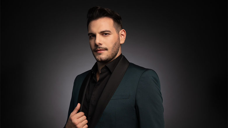 Λευτέρης Αδριανός: Επιστρέφει με νέο τραγούδι Λευτέρης Αδριανός: Επιστρέφει με νέο τραγούδι