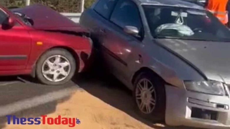 Θεσσαλονίκη: Μια τραυματίας σε καραμπόλα με επτά οχήματα στην Περιφερειακή οδό