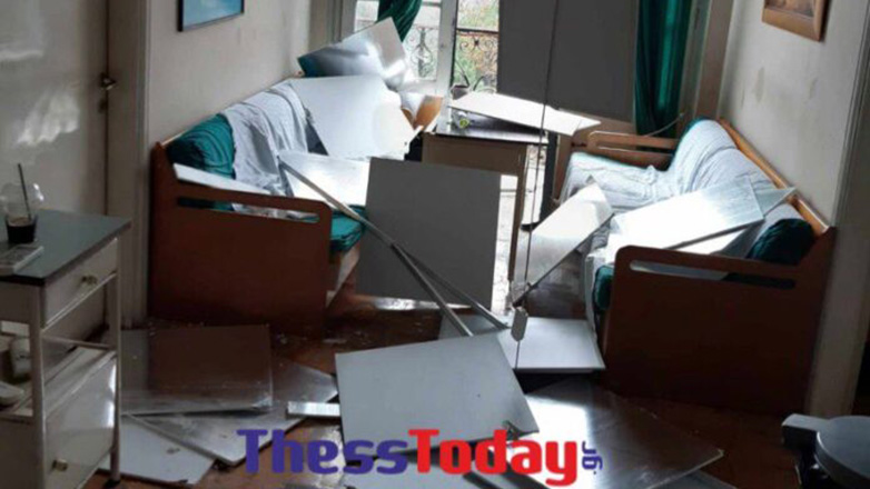 Θεσσαλονίκη: Τι απαντά το νοσοκομείο «Άγιος Δημήτριος» για την κατάρρευση της οροφής