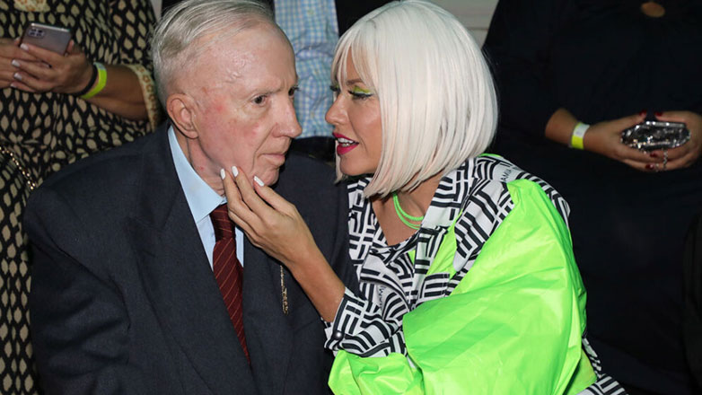 Κωνσταντίνος Πλεύρης – Τζόρτζια Σιακαβάρα: Παρακολούθησαν από την πρώτη σειρά fashion show στο Ζάππειο