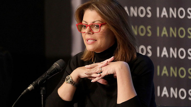 Χριστίνα Βίδου: «Ο πρώην σύζυγός μου ήθελε να αποτεφρωθεί και η κόρη μας να πετάξει την τέφρα του»