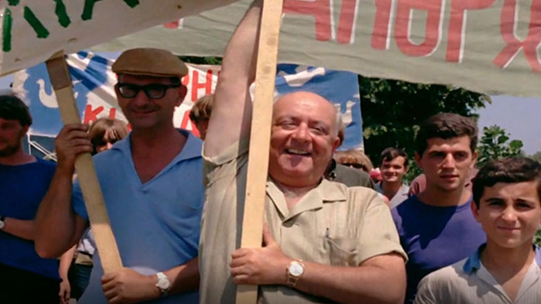 Αλέκος Σακελλάριος: Μια κριτική ματιά στο πλούσιο κινηματογραφικό του έργο