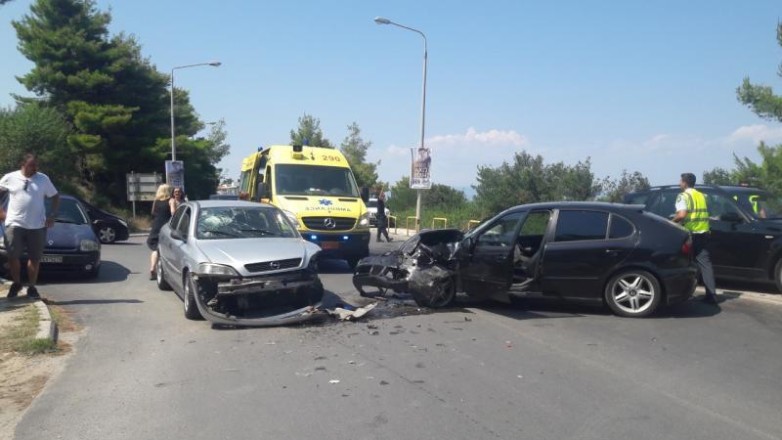 Θεσσαλονίκη: Τροχαίο δυστύχημα στο 10ο χιλιόμετρο της Εθνικής οδού Δράμας – Εξοχής