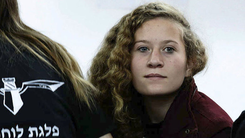 Άχεντ Ταμίμι: Συνελήφθη η νεαρή Παλαιστίνια ακτιβίστρια για «υποκίνηση σε τρομοκρατία»