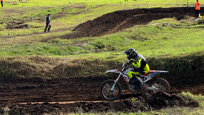 Ο τελευταίος αγώνας του Πανελλήνιου Πρωταθλήματος motocross και… η πρόταση γάμου!