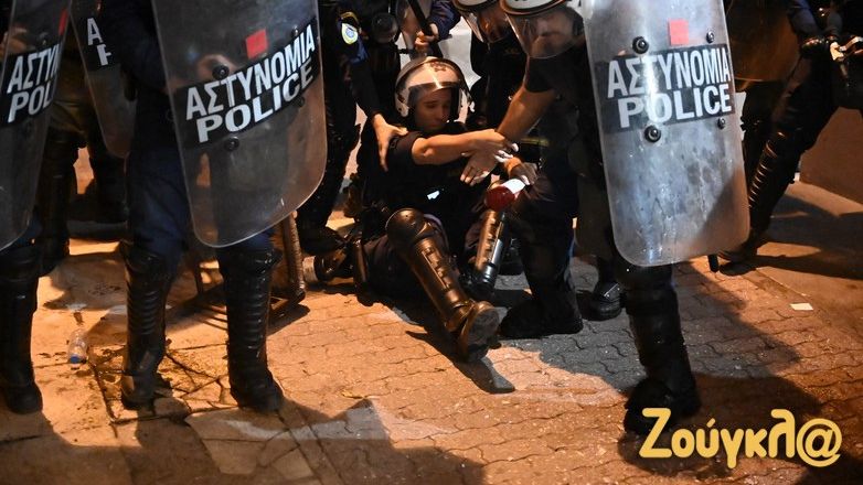 Ένταση στην πλατεία Εξαρχείων μετά την πορεία διαμαρτυρίας για το μετρό