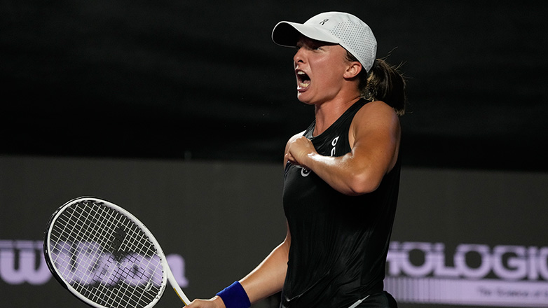 WTA Finals: H Σβιόντεκ νίκησε τη Σαμπαλένκα και τώρα κυνηγάει το Νο. 1 της κατάταξης