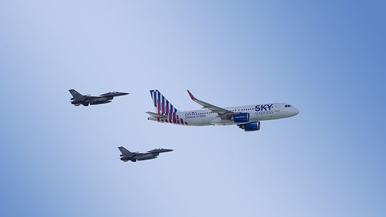 SKY express: Υπερήφανα μαζί με την Πολεμική Αεροπορία στον ελληνικό ουρανό