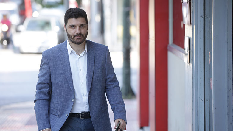 Τεμπονέρας: «Η προοπτική της διάσπασης ευνοεί την πολιτική κυριαρχία της Νέας Δημοκρατίας – Η μάχη πρέπει να δοθεί εντός ΣΥΡΙΖΑ»