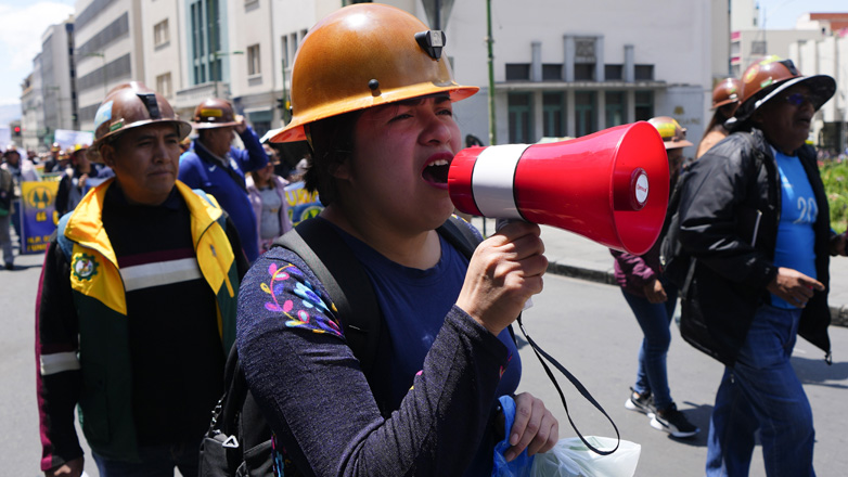 Βολιβία: Συγκρούσεις μεταξύ χρυσωρύχων και αστυνομικών κατά τη διάρκεια διαδήλωσης