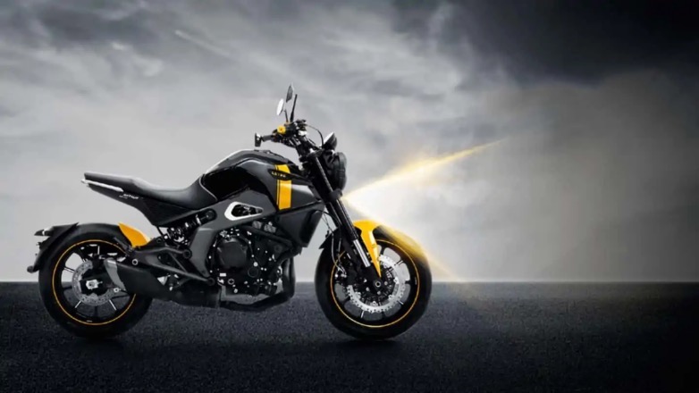 Letbe Arthur LB 700: ένα ρετρό Roadster με πολλή τεχνολογία