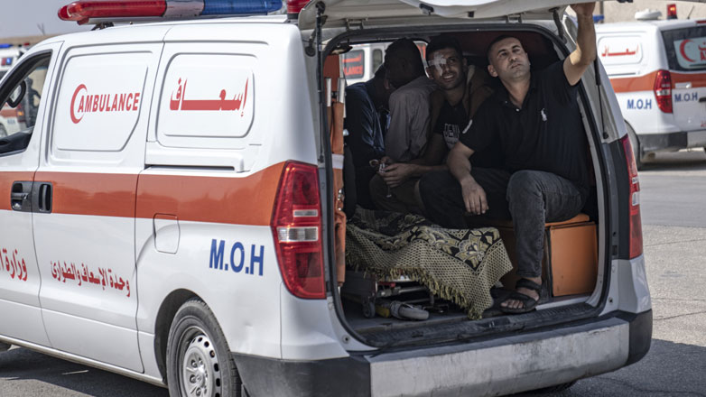 Μεσανατολικό: Εκατοντάδες άνθρωποι στον τερματικό σταθμό της Ράφα για νέες αναχωρήσεις