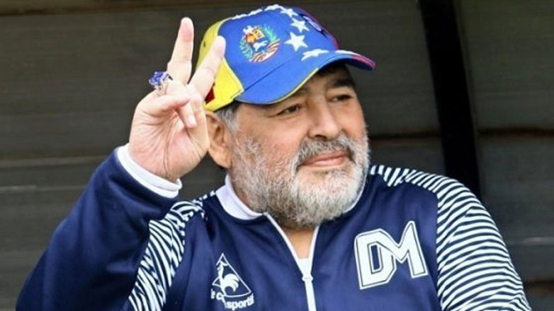 Στους κληρονόμους του Μαραντόνα πέρασαν τα δικαιώματα του ονόματός του