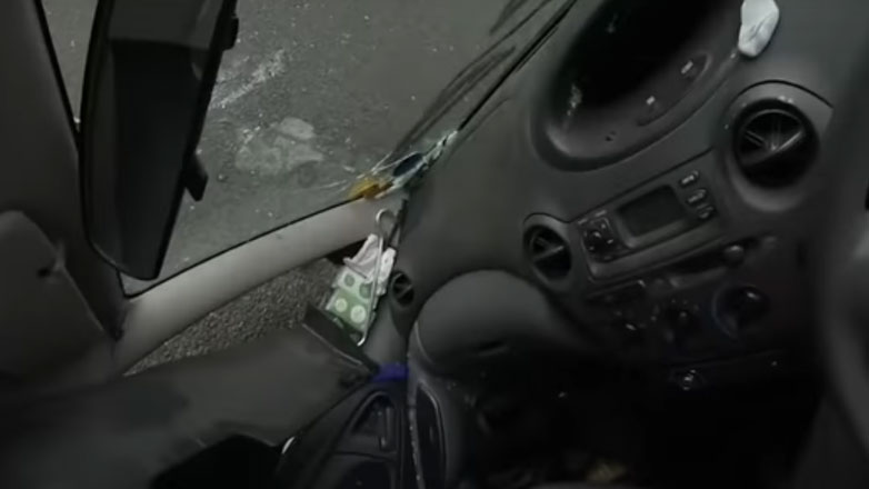 Τέρας ψυχραιμίας – Τούμπαρε το αμάξι του για να αποφύγει μετωπική (δεν έφταιγε) και ούτε που έβρισε