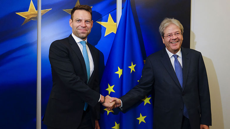 Συνάντηση Κασσελάκη με Τζεντιλόνι στις Βρυξέλλες: «Ο ΣΥΡΙΖΑ στηρίζει την αναθεώρηση του Συμφώνου Σταθερότητας»