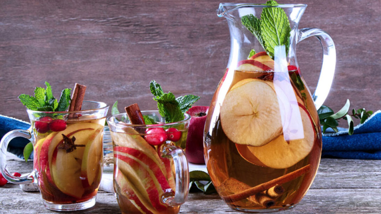 Όλα όσα θέλεις να μάθεις για το μηλόξυδο στο οποίο ορκίζονται οι celebrities