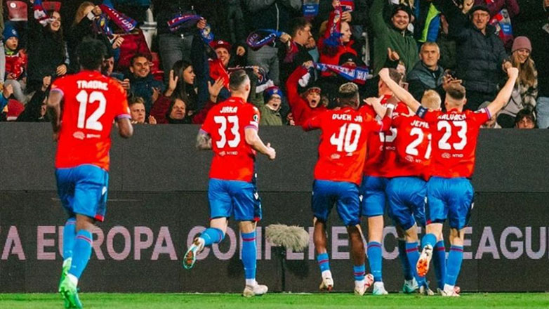 Conference League: Στους «16» η Πλζεν