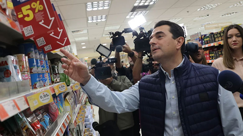 Νέα αυτοψία Σκρέκα για τη «μόνιμη μείωση τιμών» στα σούπερ μάρκετ