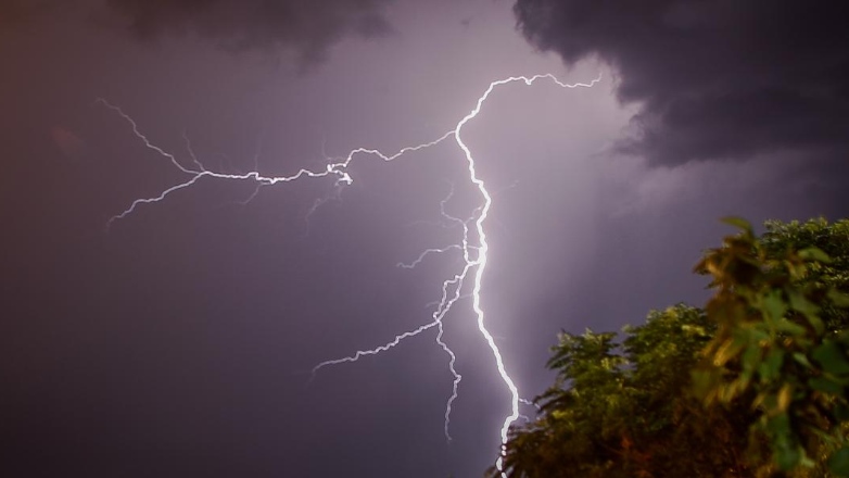 Νέο έκτακτο δελτίο της ΕΜΥ: Ισχυρές βροχές, καταιγίδες και χαλαζοπτώσεις τις επόμενες ώρες Νέο έκτακτο δελτίο της ΕΜΥ: Ισχυρές βροχές, καταιγίδες και χαλαζοπτώσεις τις επόμενες ώρες