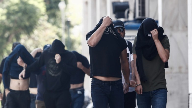 Νέα Φιλαδέλφεια: Πειθαρχικές ποινές σε πέντε αστυνομικούς για το φιάσκο με τους Κροάτες χούλιγκαν