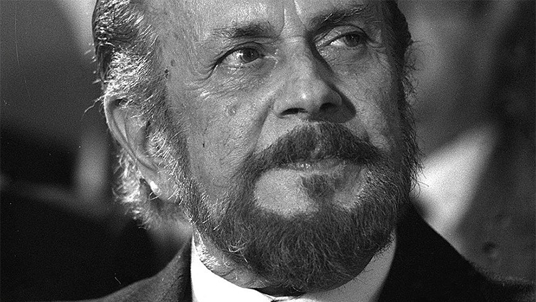 Γιάννης Ρίτσος: Σαν σήμερα «έφυγε» ο ποιητής της Ρωμιοσύνης