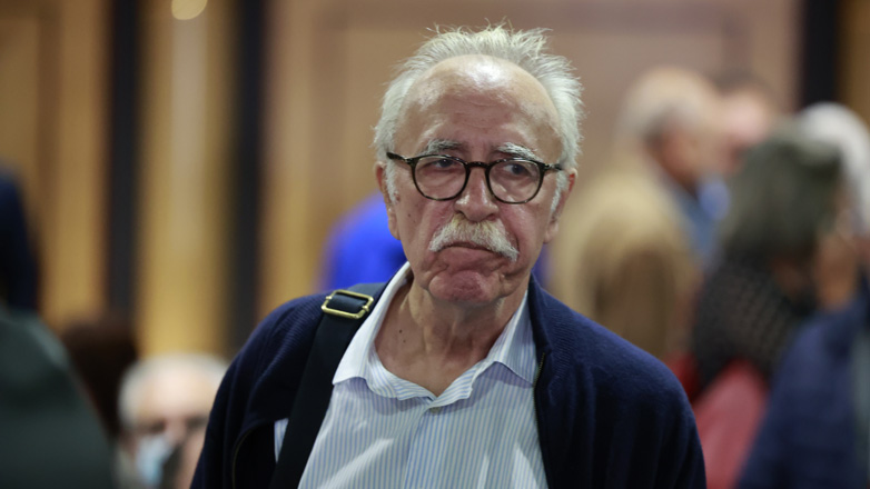 Βίτσας στην Κεντρική Επιτροπή του ΣΥΡΙΖΑ: «Φεύγω, δεν μπορώ να ακούω όσα λέει ο Κασσελάκης» Βίτσας στην Κεντρική Επιτροπή του ΣΥΡΙΖΑ: «Φεύγω, δεν μπορώ να ακούω όσα λέει ο Κασσελάκης»