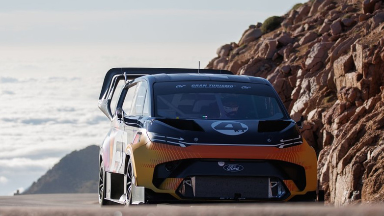 Race to the Clouds: Με την ψυχή στο στόμα… Van vs. Pikes Peak