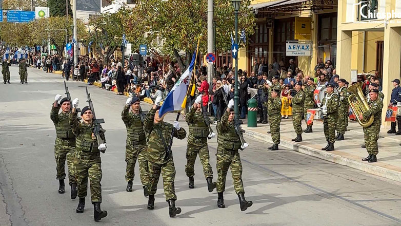 Χίος: Στρατιωτική παρέλαση για την 111η επέτειο απελευθέρωσης από τους Οθωμανούς