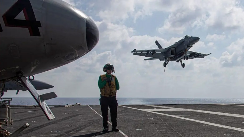 Αμερικανικό αεροσκάφος συνετρίβη στην Ανατολική Μεσόγειο – 5 νεκροί