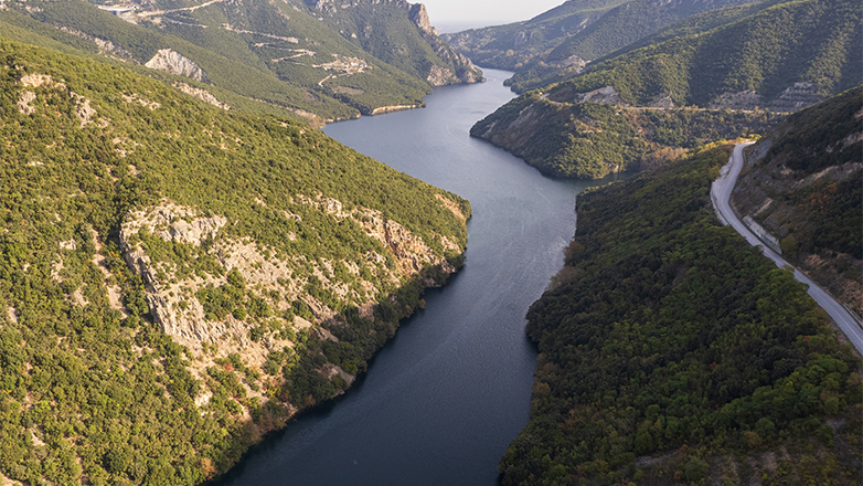Οδοιπορικό στα Πιέρια Όρη: Ένας χειμώνας γεμάτος ιστορίες, μαγειρέματα, τσίπουρο και καλή καρδιά