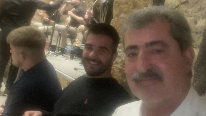 Σε κρητικό γλέντι ο Πολάκης μετά την αποχώρηση της «Ομπρέλας»
