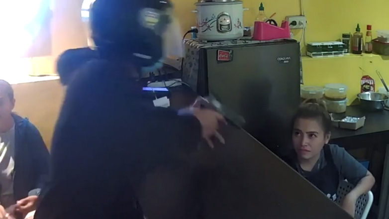 Άνδρας προσπάθησε να ληστέψει μια πωλήτρια, αλλά δεν του έκανε την χάρη