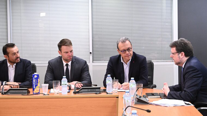 Κασσελάκης στην Επιτροπή Ανταγωνισμού: Δομική η αιτία της ακρίβειας