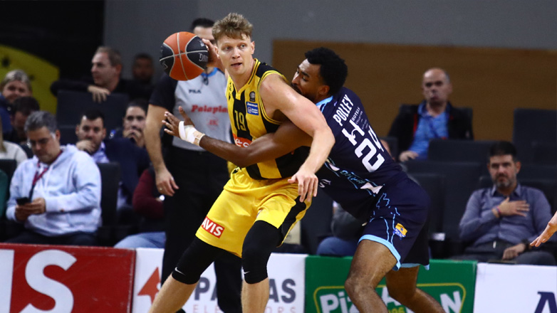 Άνετη νίκη για την ΑΕΚ, 93-74 τον Κολοσσό